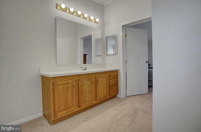 4 LANTERN LN, Shippensburg, PA 17257