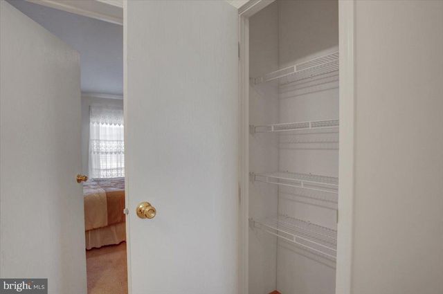 4 LANTERN LN, Shippensburg, PA 17257