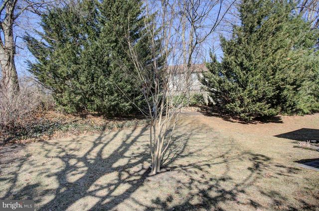 4 LANTERN LN, Shippensburg, PA 17257