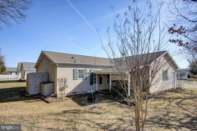 4 LANTERN LN, Shippensburg, PA 17257