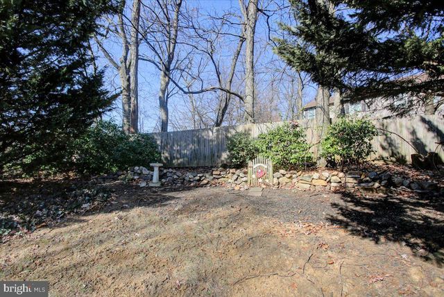 4 LANTERN LN, Shippensburg, PA 17257