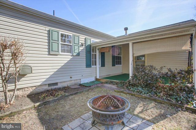 4 LANTERN LN, Shippensburg, PA 17257