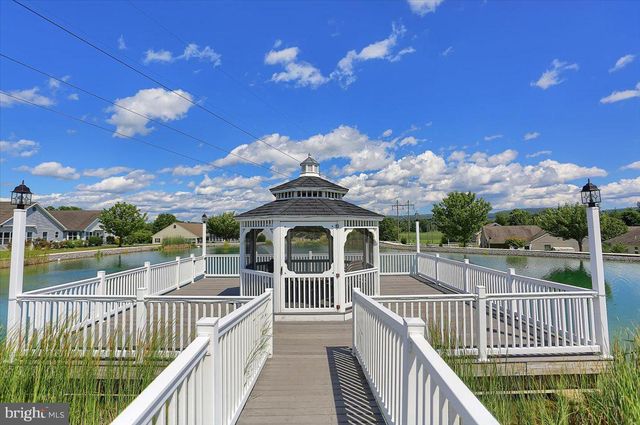 4 LANTERN LN, Shippensburg, PA 17257