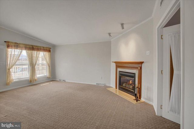 4 LANTERN LN, Shippensburg, PA 17257