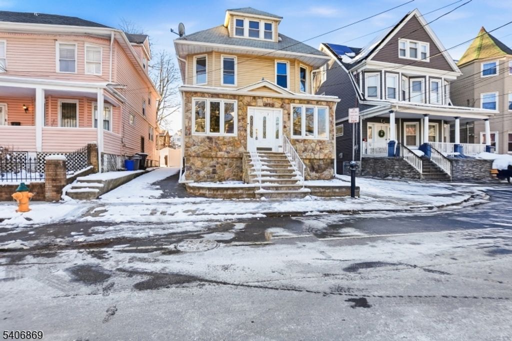 71 Oakland Ter, Newark City, NJ 07106