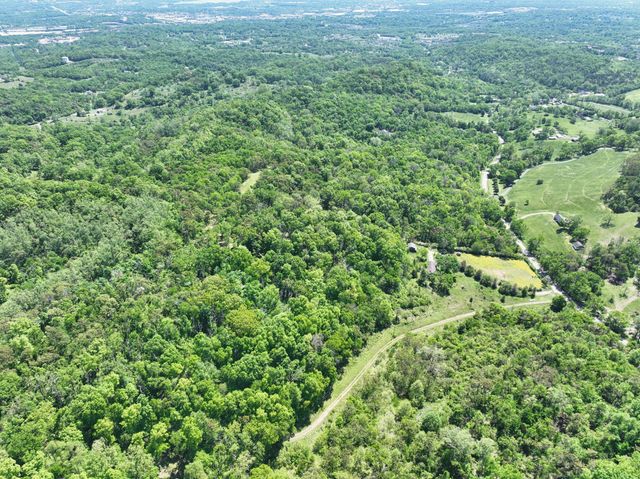 18 Dry Creek Rd, Goodlettsville, TN 37072
