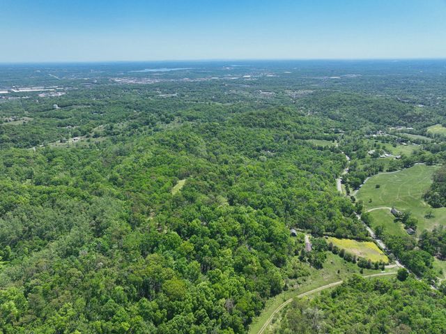 18 Dry Creek Rd, Goodlettsville, TN 37072
