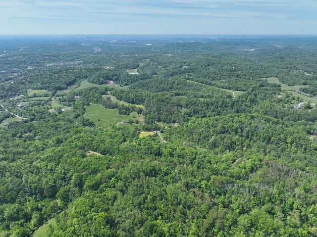 18 Dry Creek Rd, Goodlettsville, TN 37072
