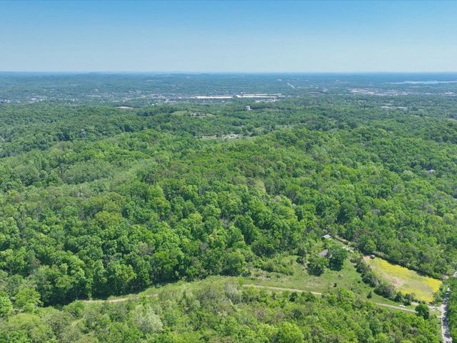 18 Dry Creek Rd, Goodlettsville, TN 37072