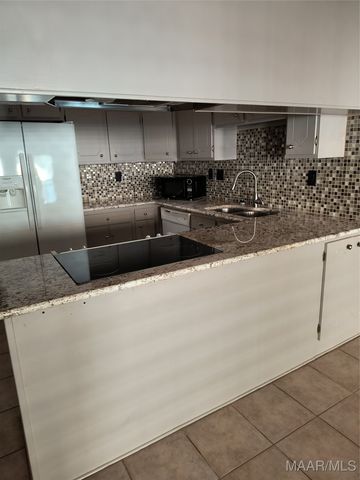 2065 Hazel Hedge Lane, Montgomery, AL 36106