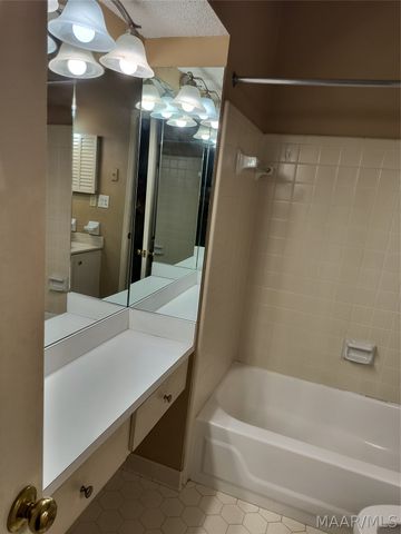 2065 Hazel Hedge Lane, Montgomery, AL 36106