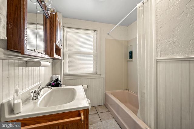 121 N GOVERNOR PRINTZ BLVD, Essington, PA 19029