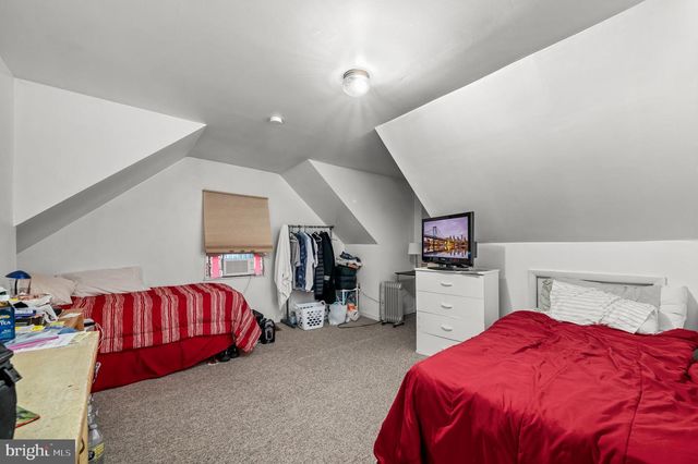 121 N GOVERNOR PRINTZ BLVD, Essington, PA 19029