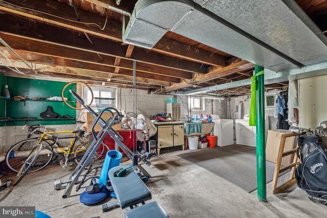 121 N GOVERNOR PRINTZ BLVD, Essington, PA 19029