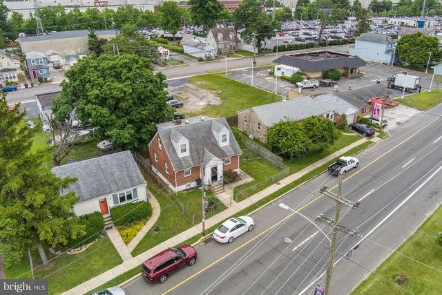 121 N GOVERNOR PRINTZ BLVD, Essington, PA 19029