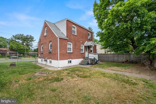 121 N GOVERNOR PRINTZ BLVD, Essington, PA 19029