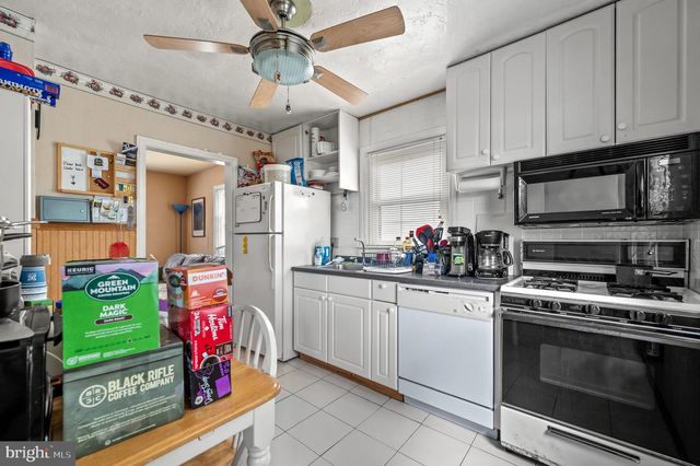 121 N GOVERNOR PRINTZ BLVD, Essington, PA 19029