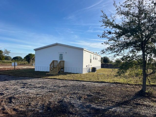 17026 NW 300th Street, Okeechobee, FL 34972