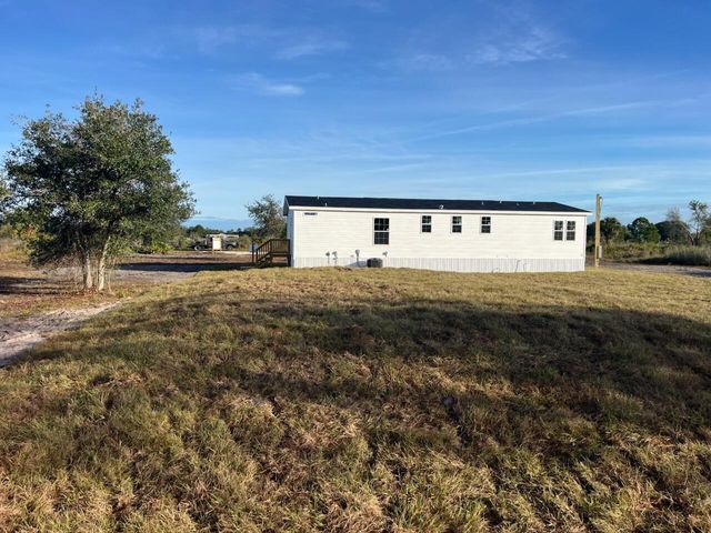 17026 NW 300th Street, Okeechobee, FL 34972