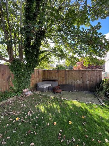 21 Connection Street, Newport, RI 02840