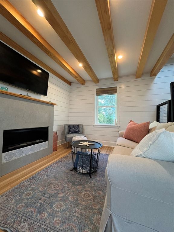 21 Connection Street, Newport, RI 02840