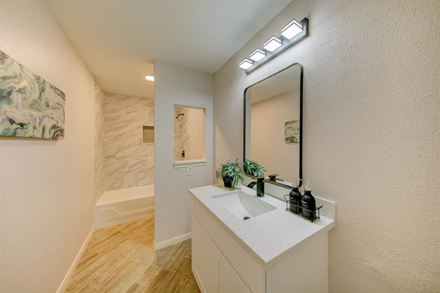 4144 Greystone Way 201, Sugar Land, TX 77479