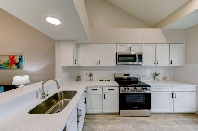 4144 Greystone Way 201, Sugar Land, TX 77479