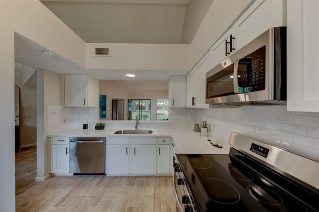 4144 Greystone Way 201, Sugar Land, TX 77479