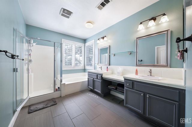 12426 Trackside Drive, Bakersfield, CA 93312