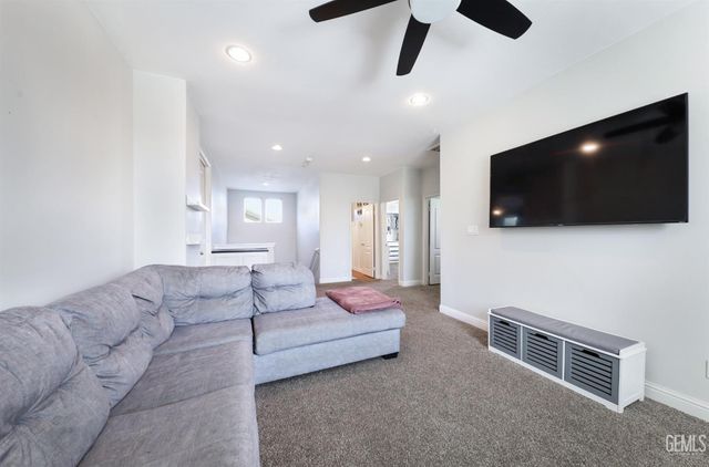 12426 Trackside Drive, Bakersfield, CA 93312