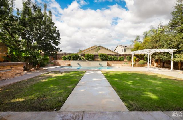 12426 Trackside Drive, Bakersfield, CA 93312