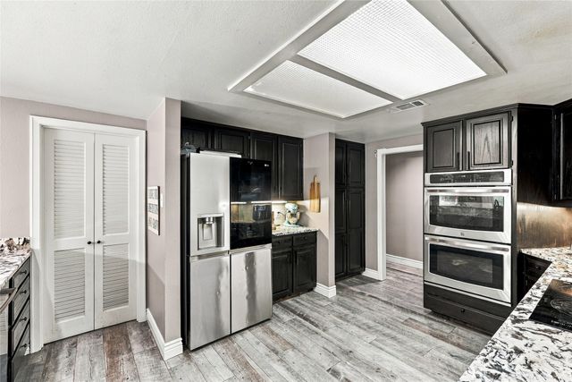 707 Findlay Drive, Arlington, TX 76012