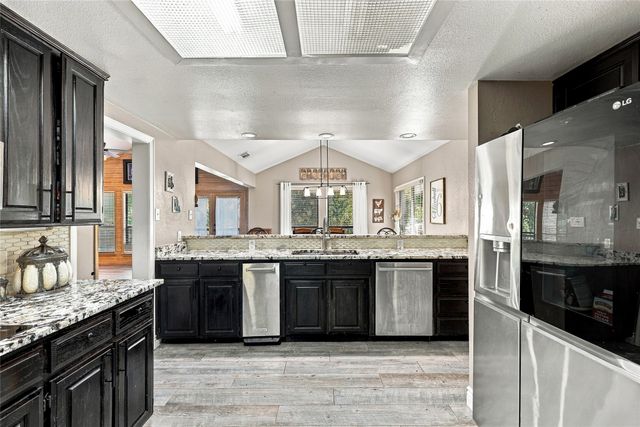 707 Findlay Drive, Arlington, TX 76012