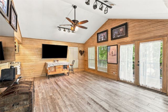 707 Findlay Drive, Arlington, TX 76012