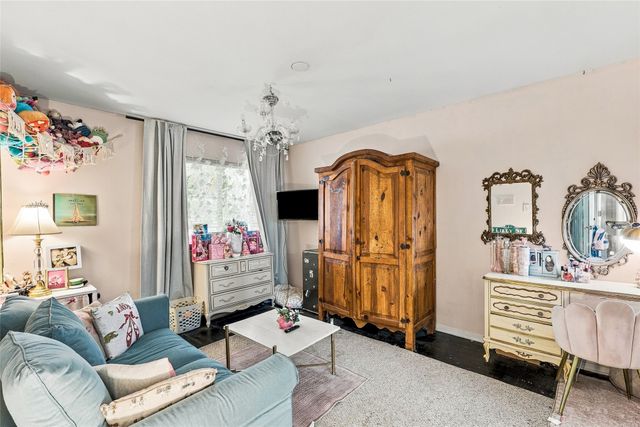707 Findlay Drive, Arlington, TX 76012