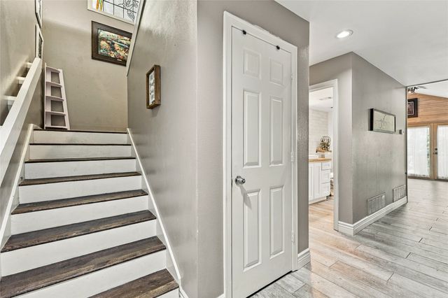 707 Findlay Drive, Arlington, TX 76012