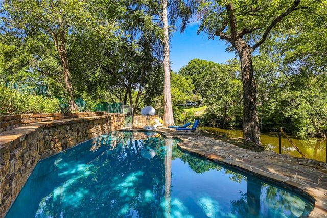 707 Findlay Drive, Arlington, TX 76012