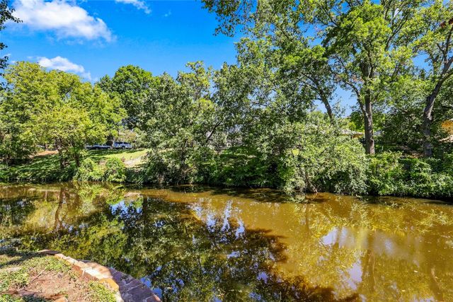 707 Findlay Drive, Arlington, TX 76012