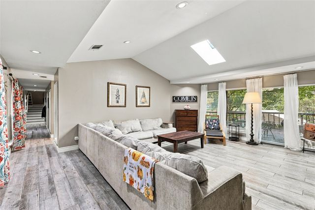707 Findlay Drive, Arlington, TX 76012