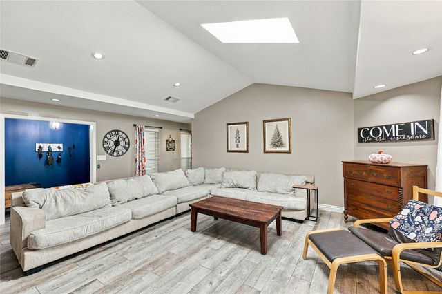 707 Findlay Drive, Arlington, TX 76012