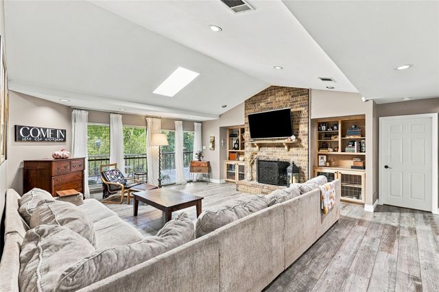 707 Findlay Drive, Arlington, TX 76012