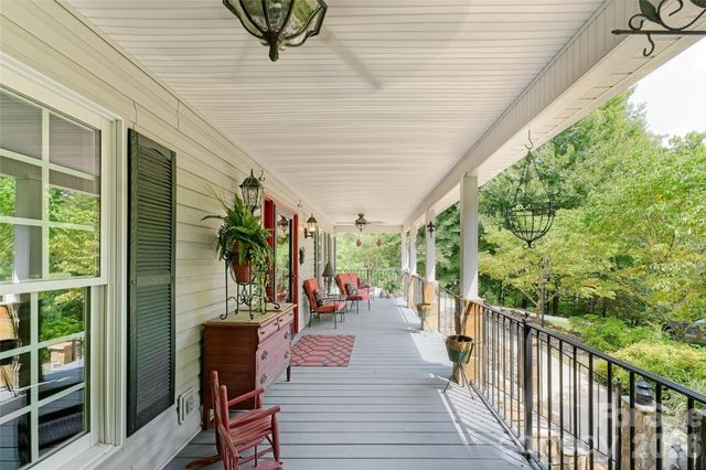 846 Old US 221 Highway S, Marion, NC 28752