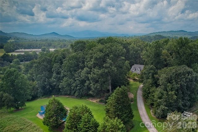 846 Old US 221 Highway S, Marion, NC 28752