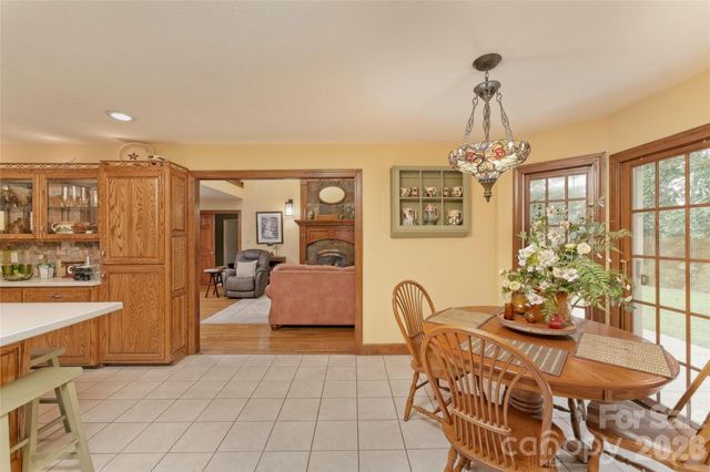 846 Old US 221 Highway S, Marion, NC 28752