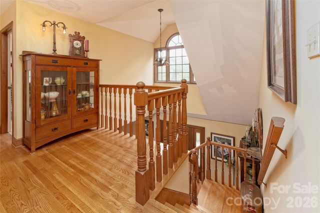 846 Old US 221 Highway S, Marion, NC 28752