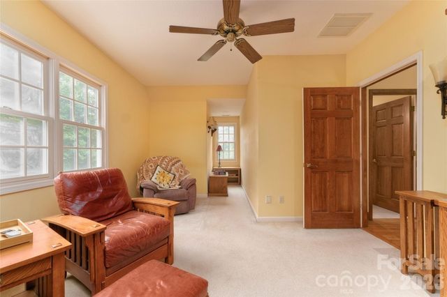 846 Old US 221 Highway S, Marion, NC 28752