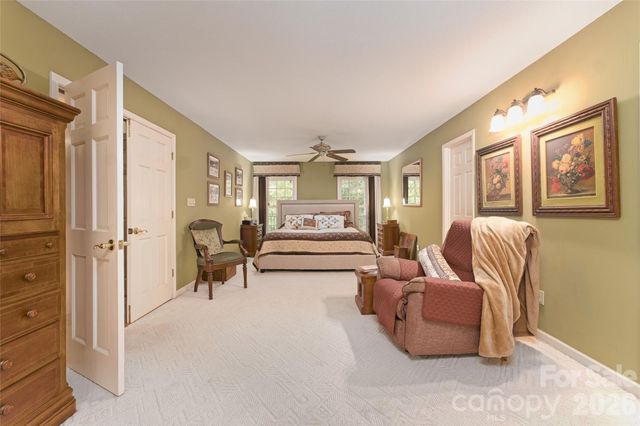 846 Old US 221 Highway S, Marion, NC 28752