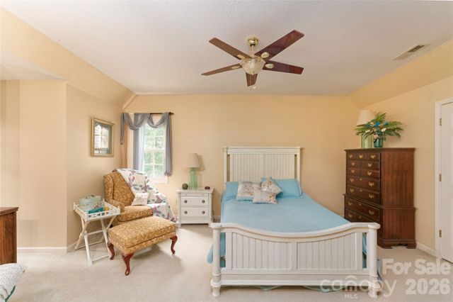 846 Old US 221 Highway S, Marion, NC 28752