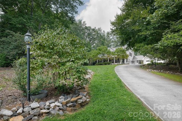 846 Old US 221 Highway S, Marion, NC 28752