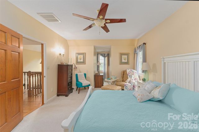 846 Old US 221 Highway S, Marion, NC 28752